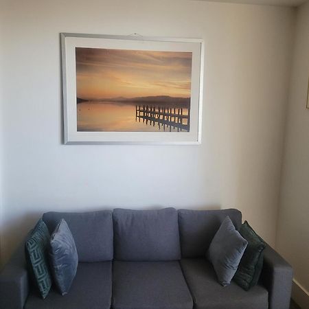 2 Bedroom 2 Bath 1 Ensuite In Roya Asenal Beautiful Views & Parking Londra Exterior foto